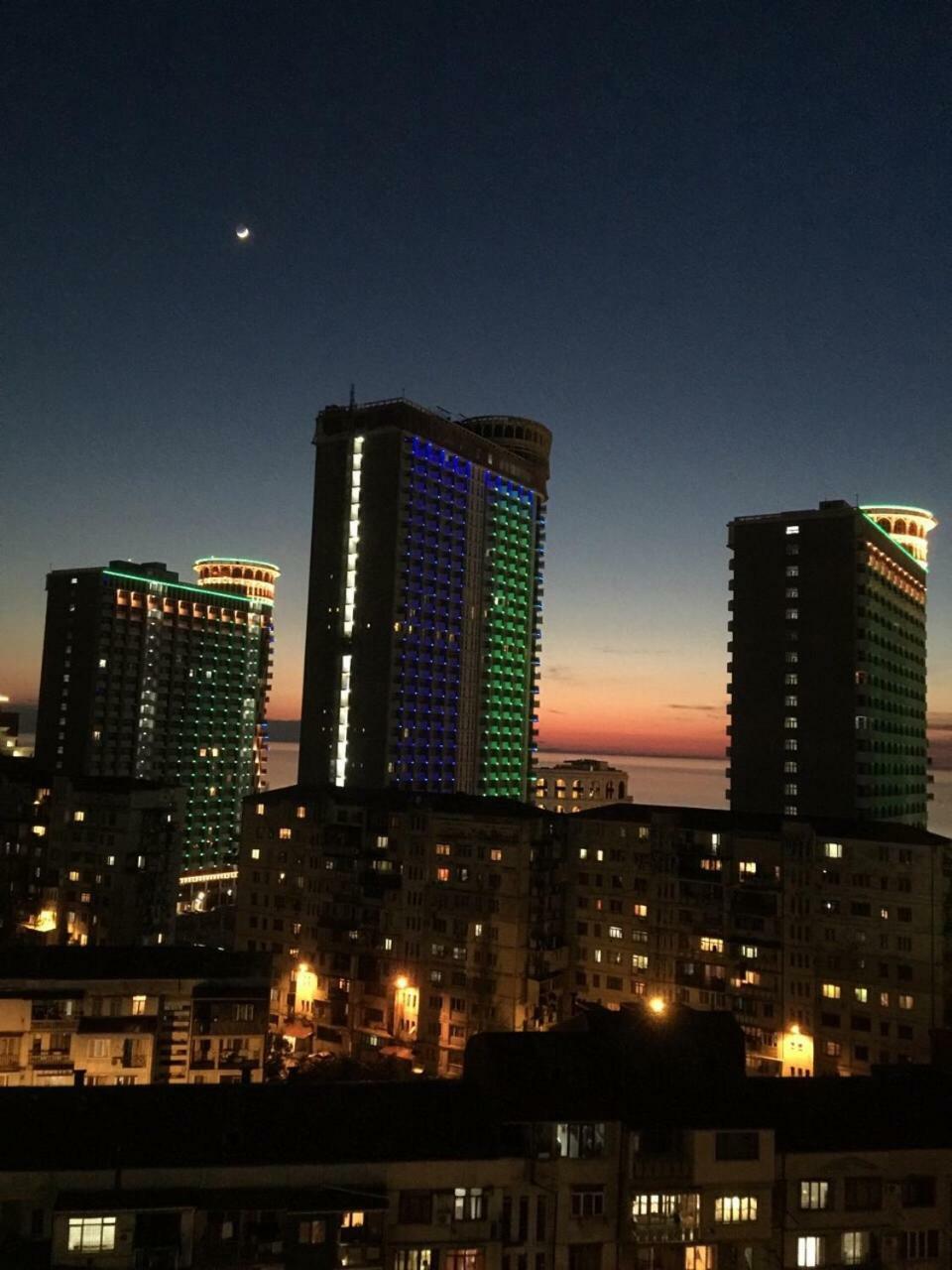 Pirosmani 18D, 12 Floor Apartment Batumi Bagian luar foto